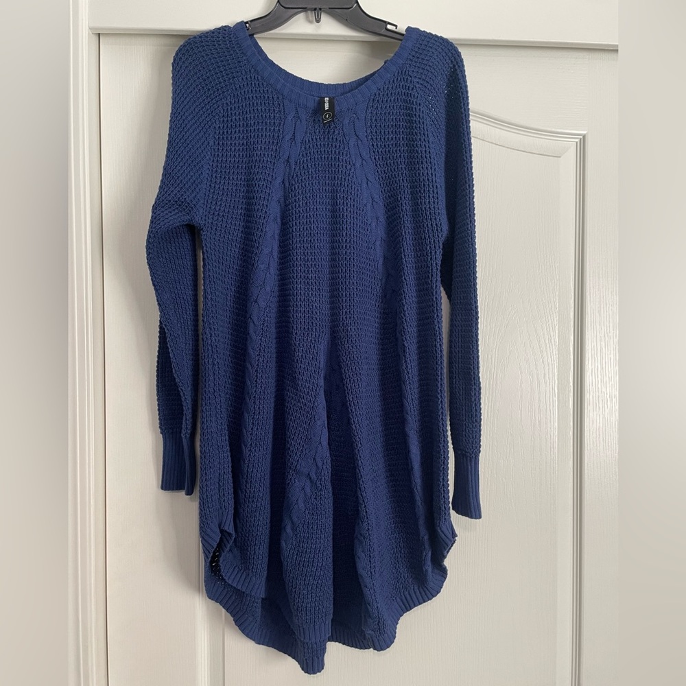 Agnes & Dora Navy knit sweater
